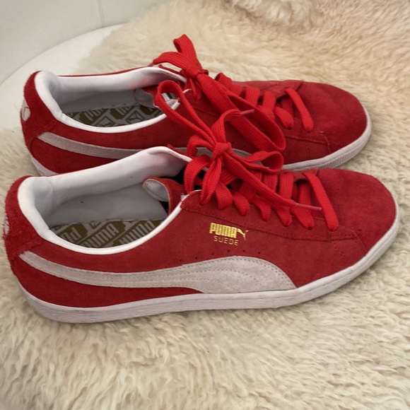 RED SUEDE PUMA SNEAKERS - Picture 2 of 4